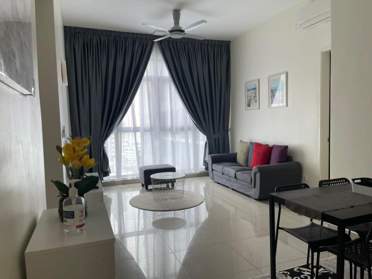 Ioi Conezion Iman'S Home With Pool View Unit Putrajaya Luaran gambar