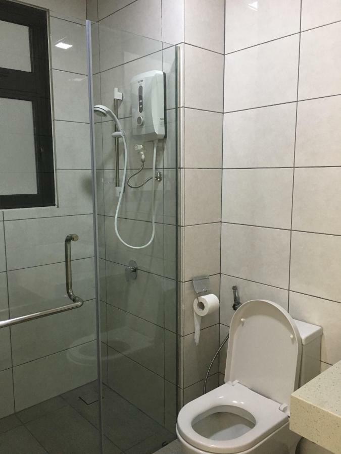 Ioi Conezion Iman'S Home With Pool View Unit Putrajaya Luaran gambar