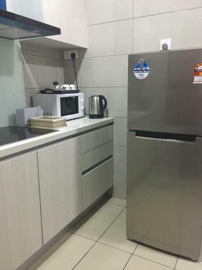Ioi Conezion Iman'S Home With Pool View Unit Putrajaya Luaran gambar
