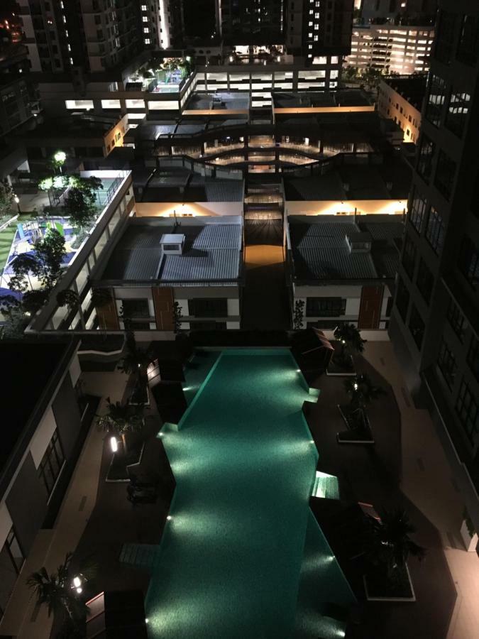Ioi Conezion Iman'S Home With Pool View Unit Putrajaya Luaran gambar